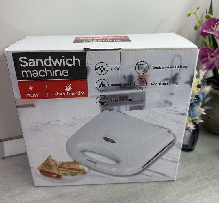 Сендвічниця вафельниця бутербродниця 710w