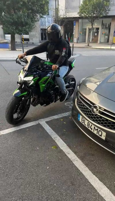 Kawasaki z900 - ano 2021