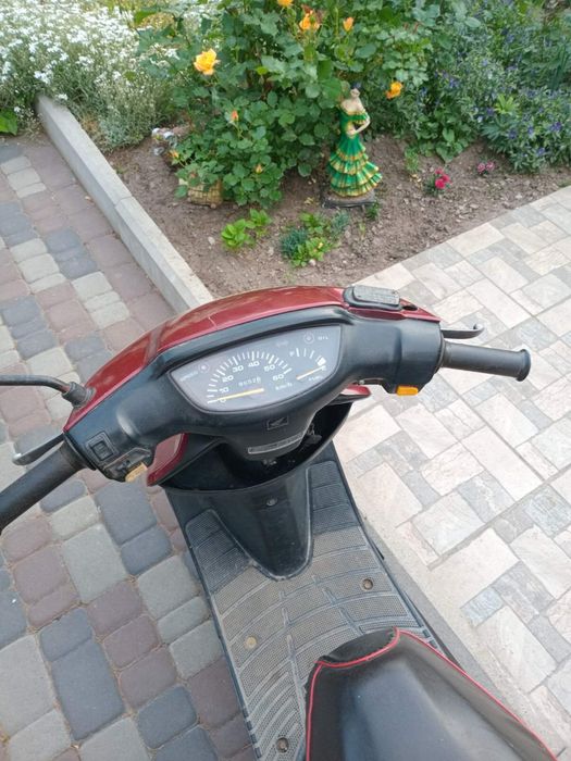 Продам мотоцикли мустанг3500тисяч прбіг стан практично новий і хонда діо27