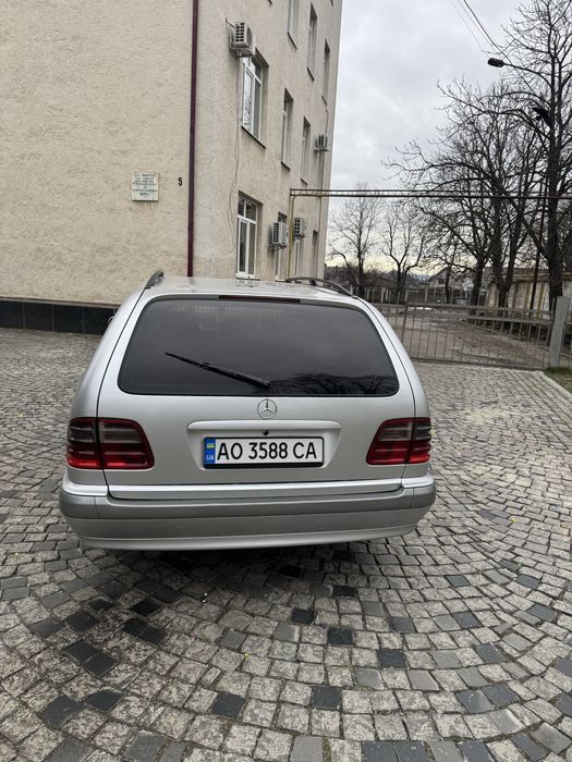 Mercedes-Benz E-Class (W210) універсал, 2001 рік