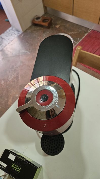 Máquina de Café (Cápsula Vertuo)