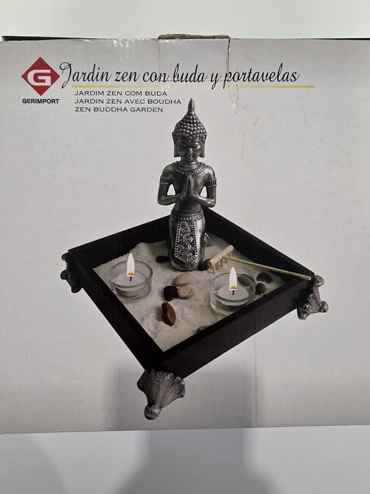 Conjunto jardim zen com buda