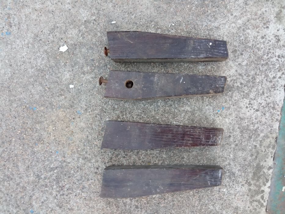 Ніжки-підставки для меблів.