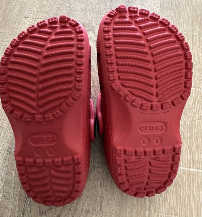 Crocs classic vermelhas - tamanho 24/25