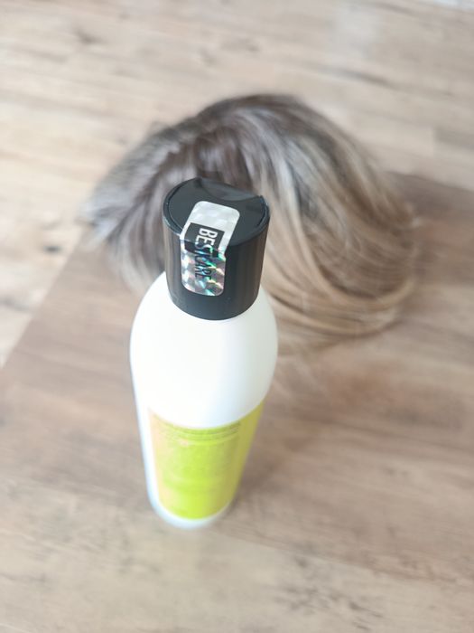Peruka blond ombre krótka