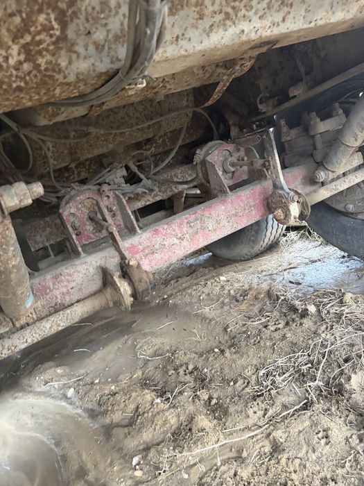 Osie od naczepy z kołami