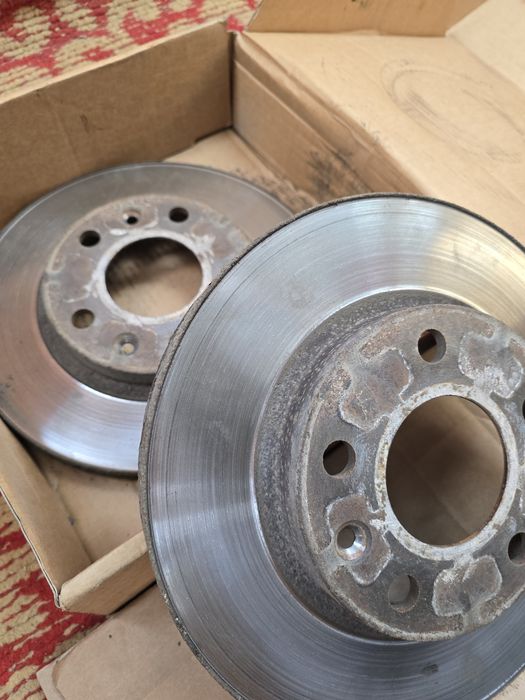 ПАРА диски гальмівні Renault Dacia Duster 2009-2018 2WD 402066300R