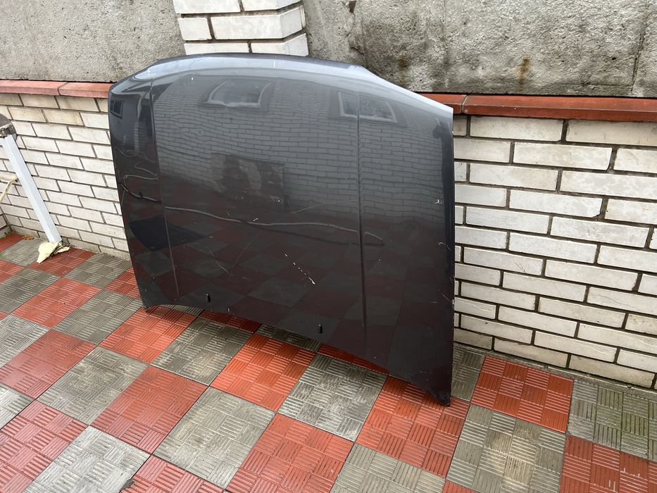 Капот Volkswagen Golf 3