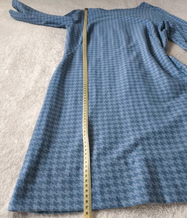 Niebieska sukienka w pepitkę