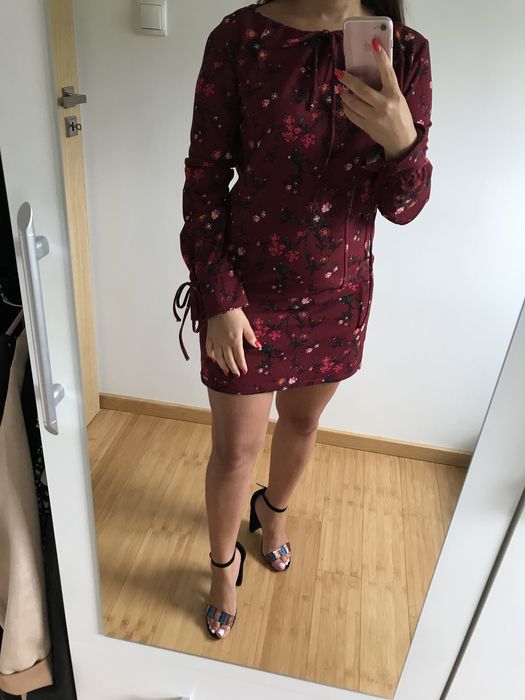 Bordowa sukienka w kwiaty mohito XS