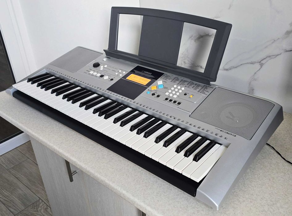 Синтезатор Yamaha PSR-E323 цифровое пианино