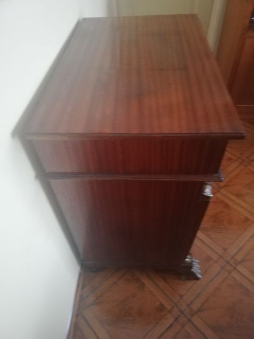 Móvel bar do estilo império