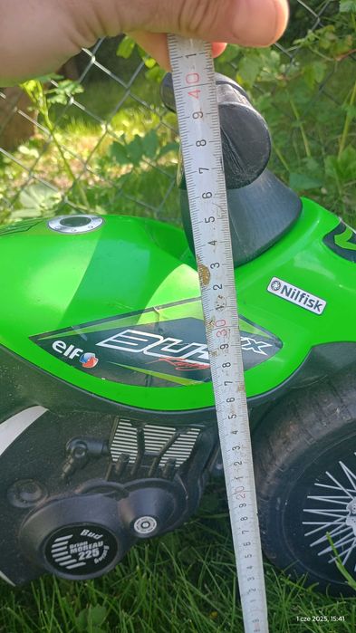 Motorek nożny dla dziecka – zielony, sportowy styl