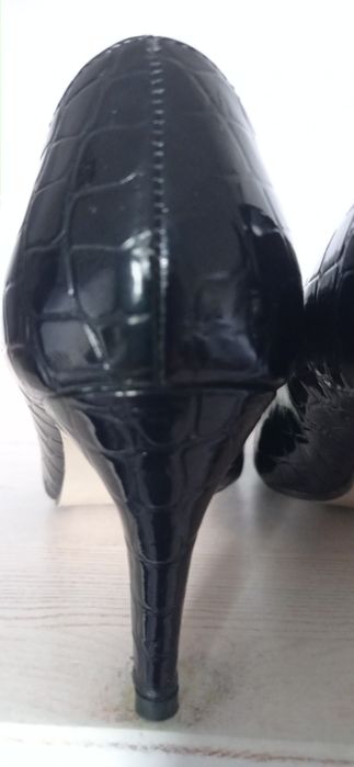 Czarne lakierki damskie, roz. 37-38