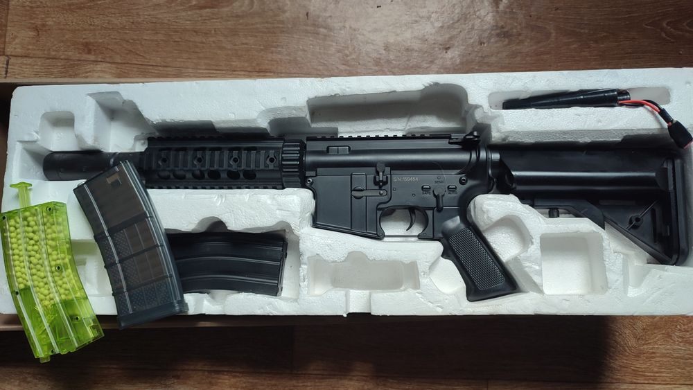 Іграшка іграшковий автомат