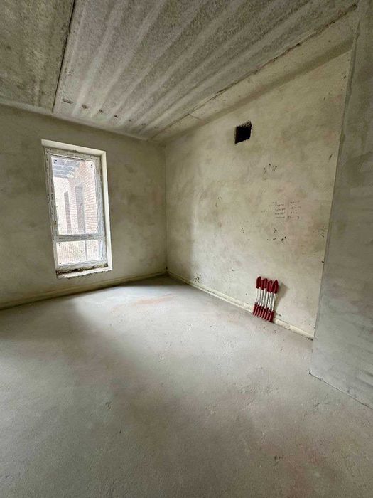 Простора 2-кім квартира в ЖК Долішній