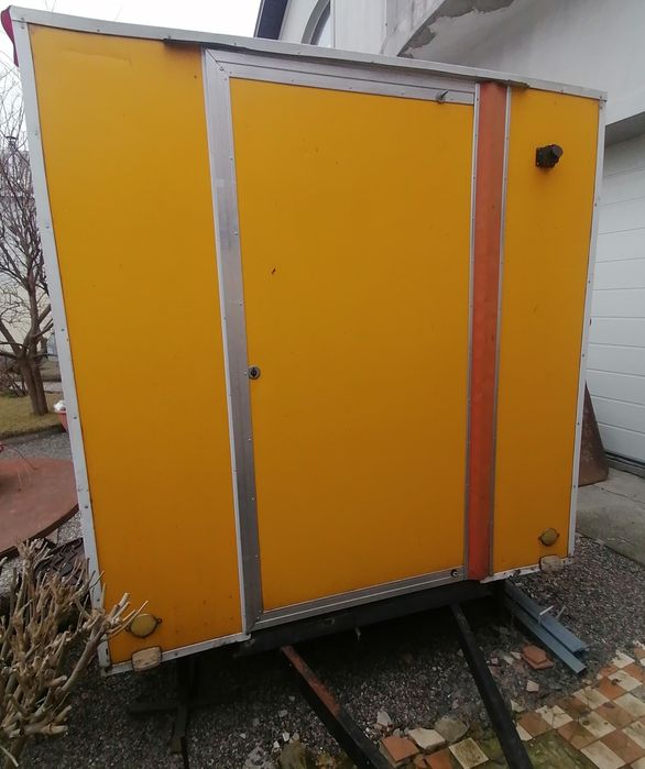 Торговий причіп Купава