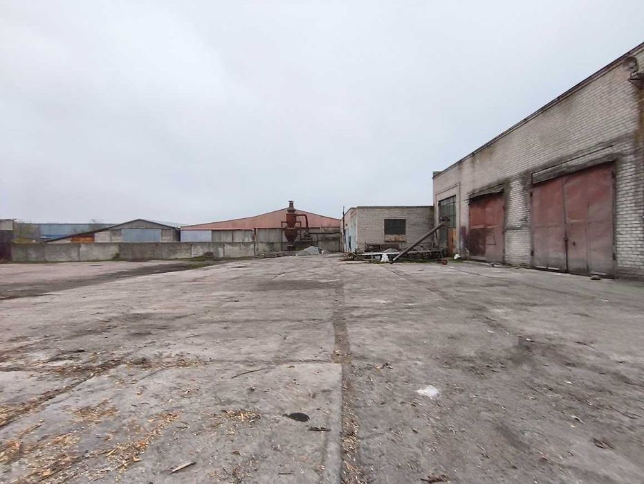 Продам  виробничу базу у м. Верхньодніпровську