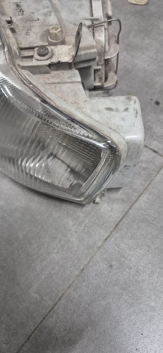 Lampa Lewa do ford escort MK7 - 2000 rok