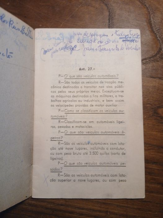 Livro Antigo sobre condução automóvel (viseu)