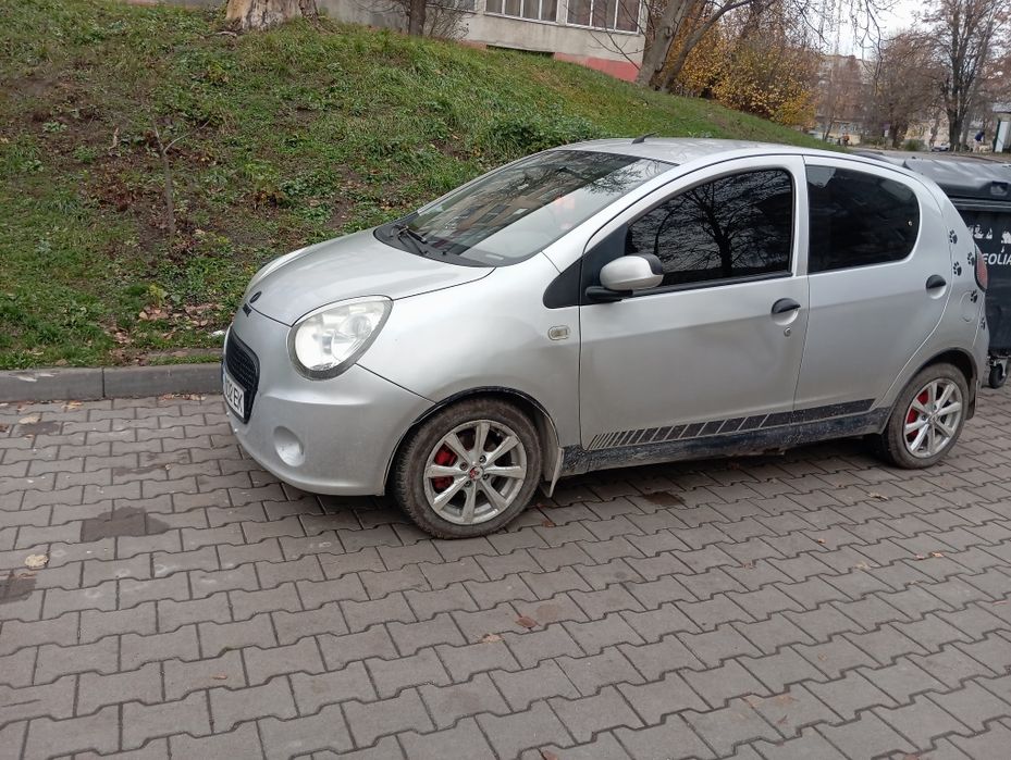 Автомобіль Geely GC2
