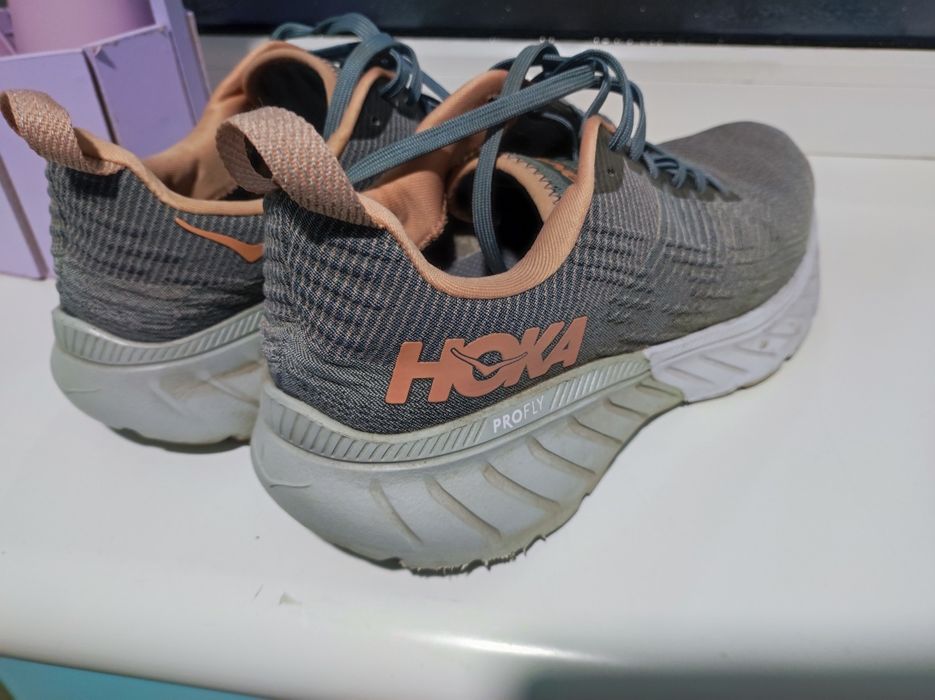 Кросівки hoka чоловічі 42 розміру