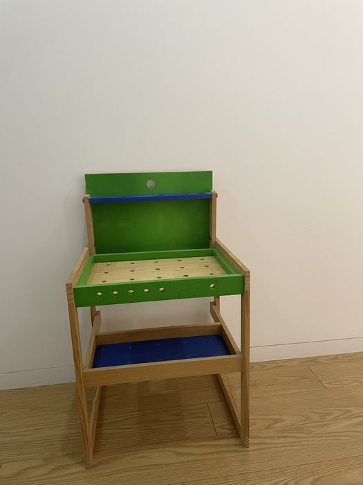 Mesa e kit de ferramentas