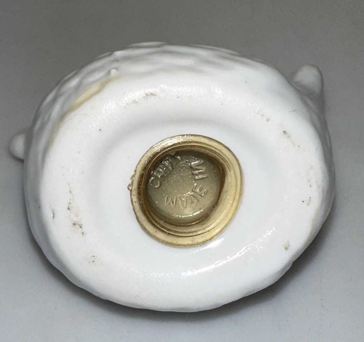 Solniczka kształcie kurki porcelanowa