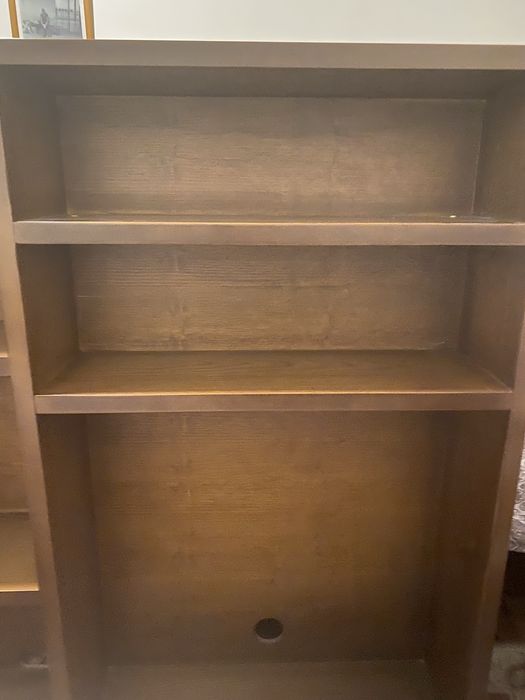 Estante para livros e TV