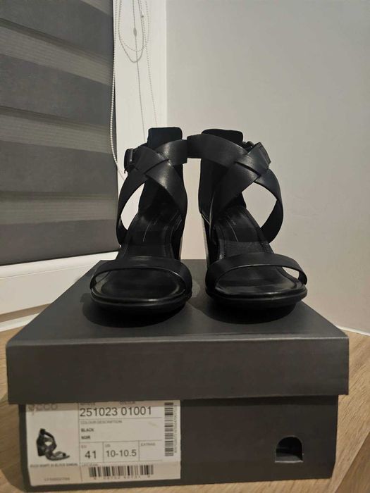 Sandały na obcasie Ecco Shape czarne r. 41