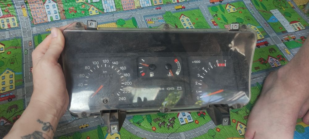 Продам приборную панель