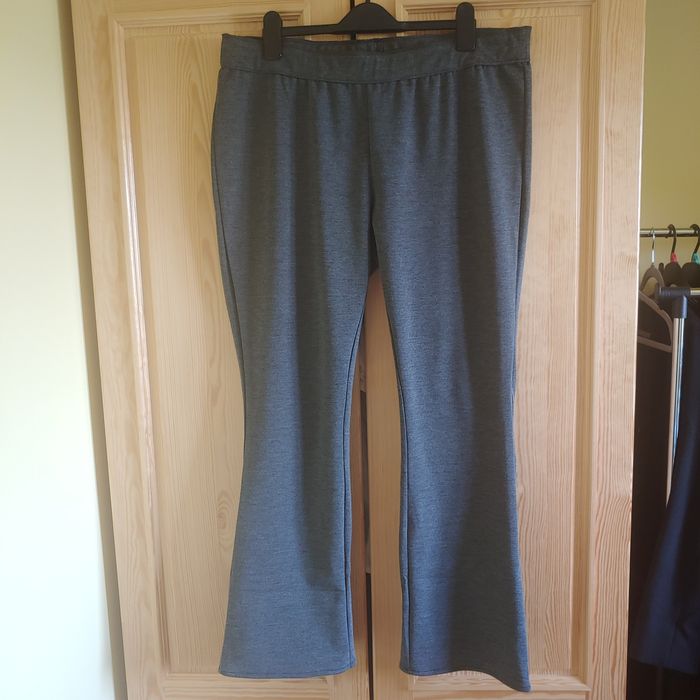 Spodnie damskie długie.