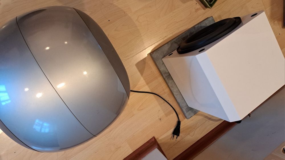 Sunfire HRS-8 сабвуфер Subwoofer Белый рояльный лак. 22÷100Гц/1000 Вт