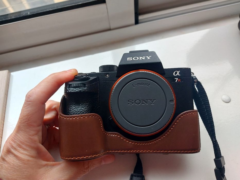 Capa em pele para Câmara Sony
A7Il, A7SIl, A7RII Mark l
A7Il, A764740474596481121