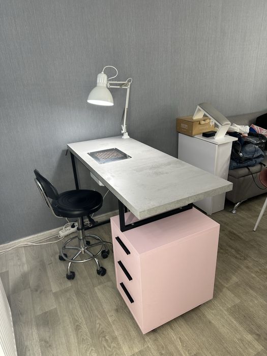 Стіл для манікюру з витяжкою