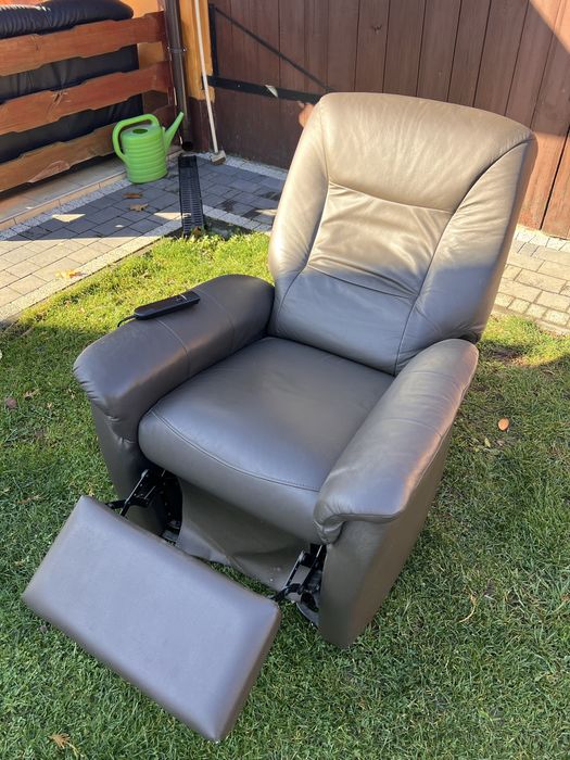 Fotel skórzany rozkładany