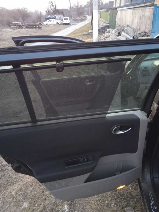 продаю свою машину рено