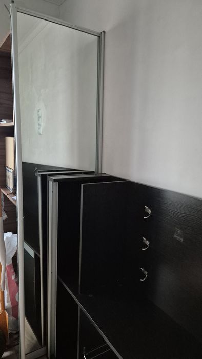 Шафа-купе у вітальню