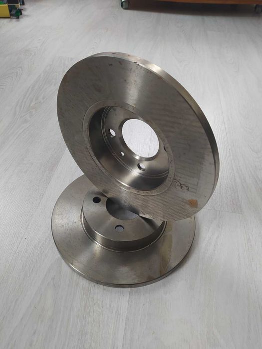 Продам Тормозные диски Volkswagen Passat Б4