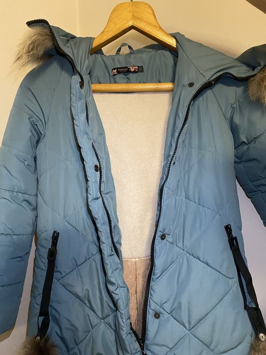 Куртка дівчинці 140р