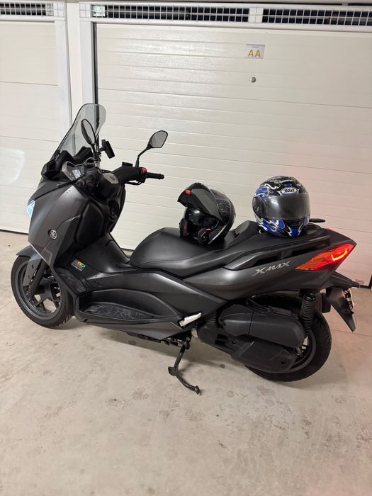 Vendo XMax 125 - moto de garagem