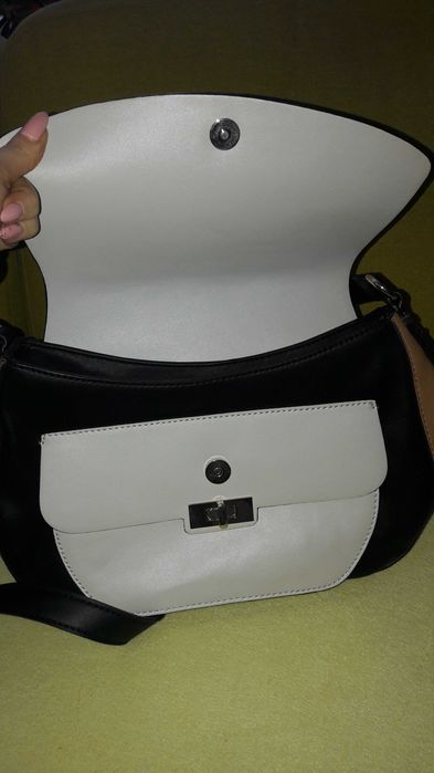 Torebka listonoszka Guess 1981