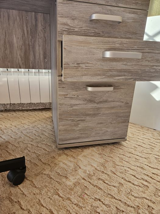 Продам хороший качественный компьютерный стол