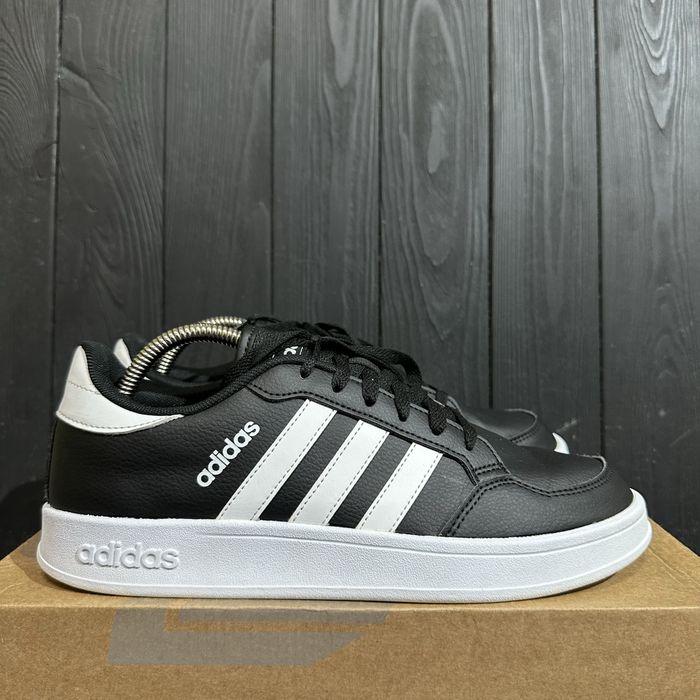 Шкіряні кросівки Adidas 41.5/26 cm