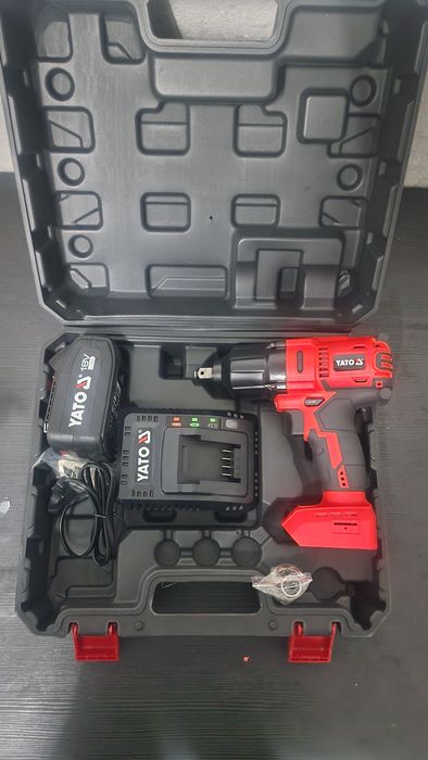 Máquina de impacto Yato