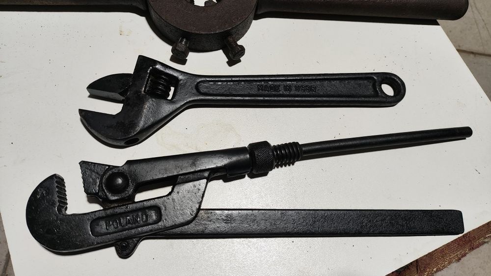 Інструменти газовий,розвідний ключі,тримачі