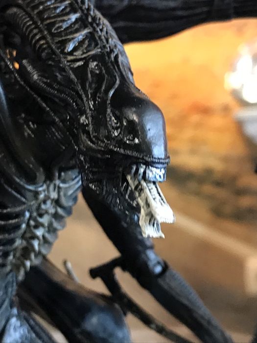Figura filme aliens da Neca nova em caixa