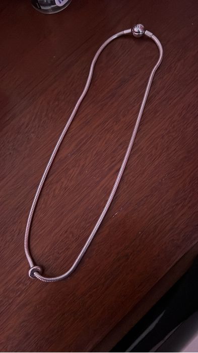 Fio de pandora para o pescoço