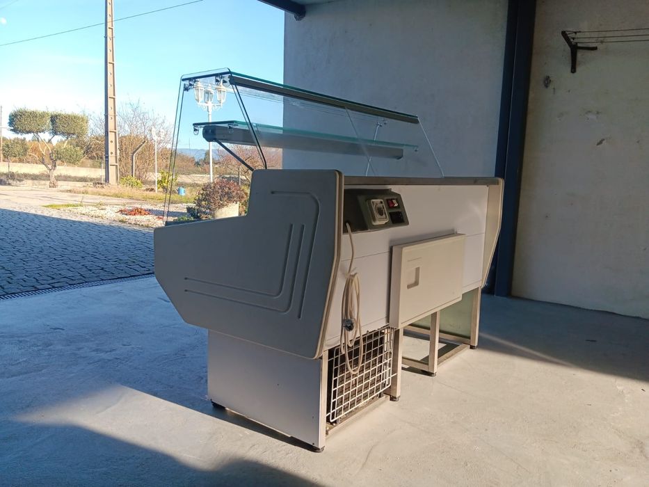 Vitrina refrigerada de charcutaria 1,5 m