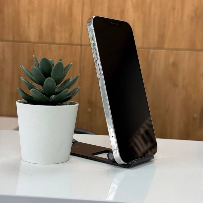 Продам Apple iPhone 12 Pro 256GB Silver Neverlock у відмінному стані